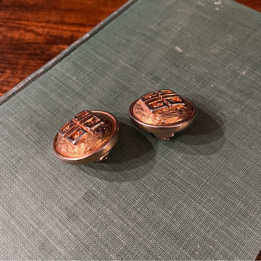 Vintage Givenchy Gold Emblem Round Clip-on Earrings - Picture 2 of 5